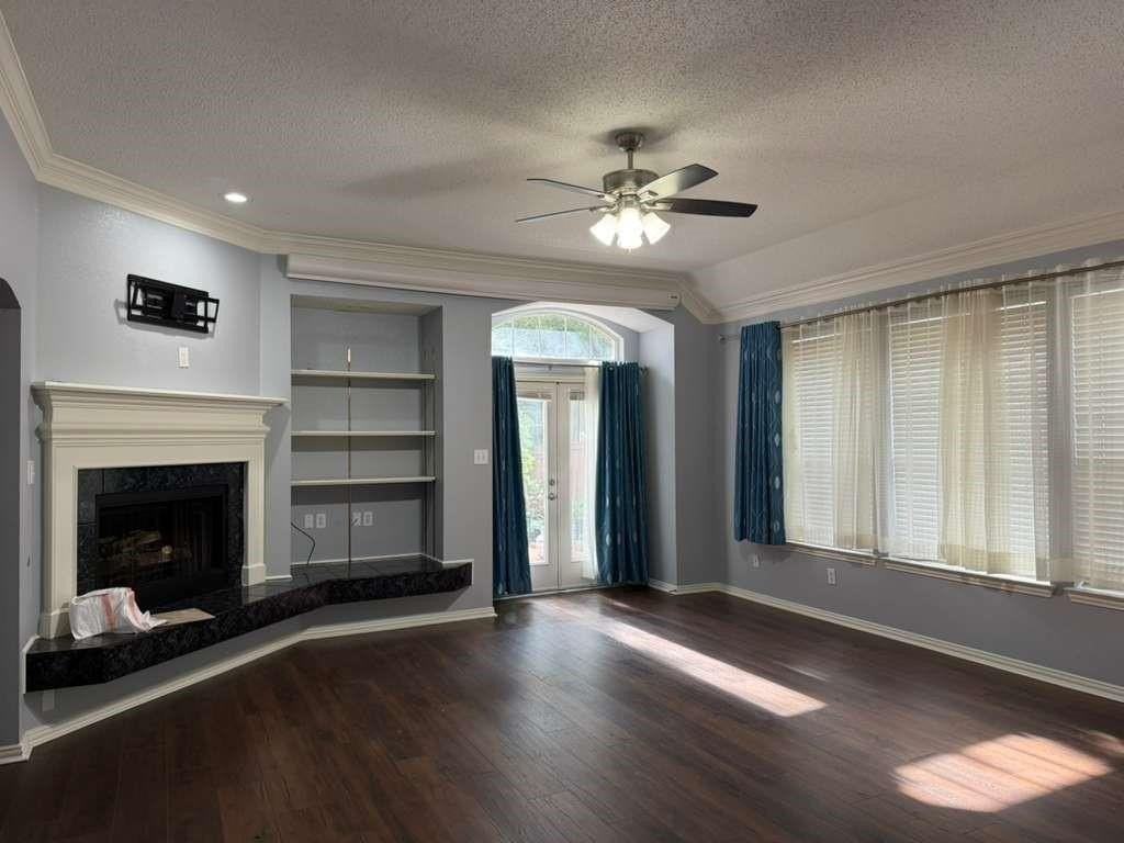 9304 Western Trl - Photo 2 of 22