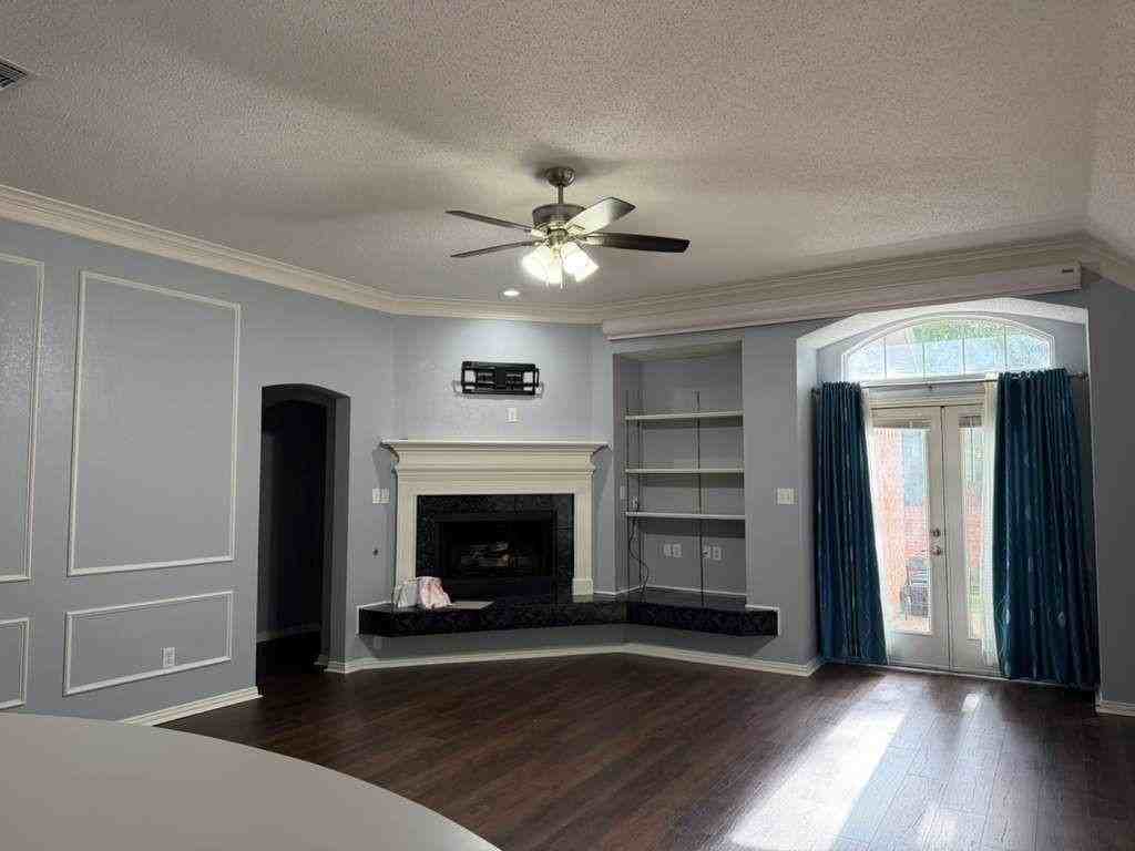9304 Western Trl - Photo 3 of 22