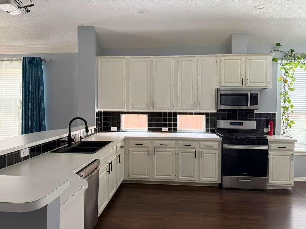 9304 Western Trl - Photo 5 of 22