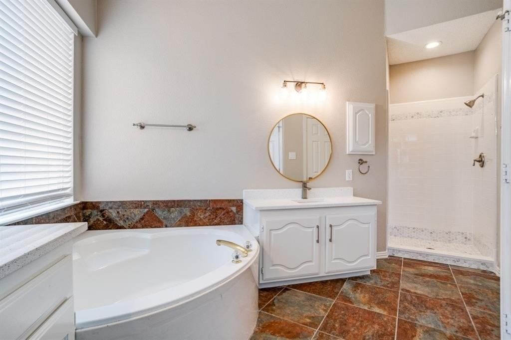 5909 Charleston Dr - Photo 6 of 12