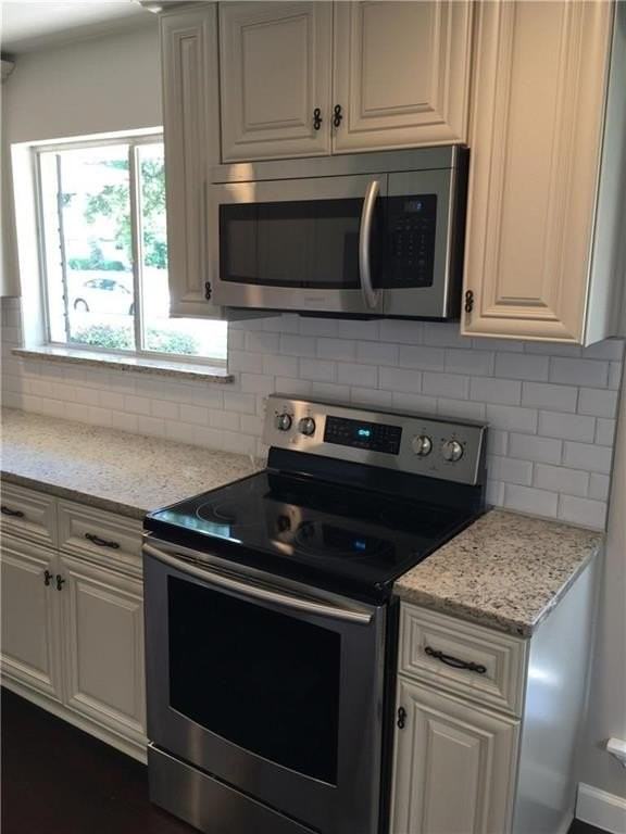 2521 Brennan Dr - Photo 3 of 26
