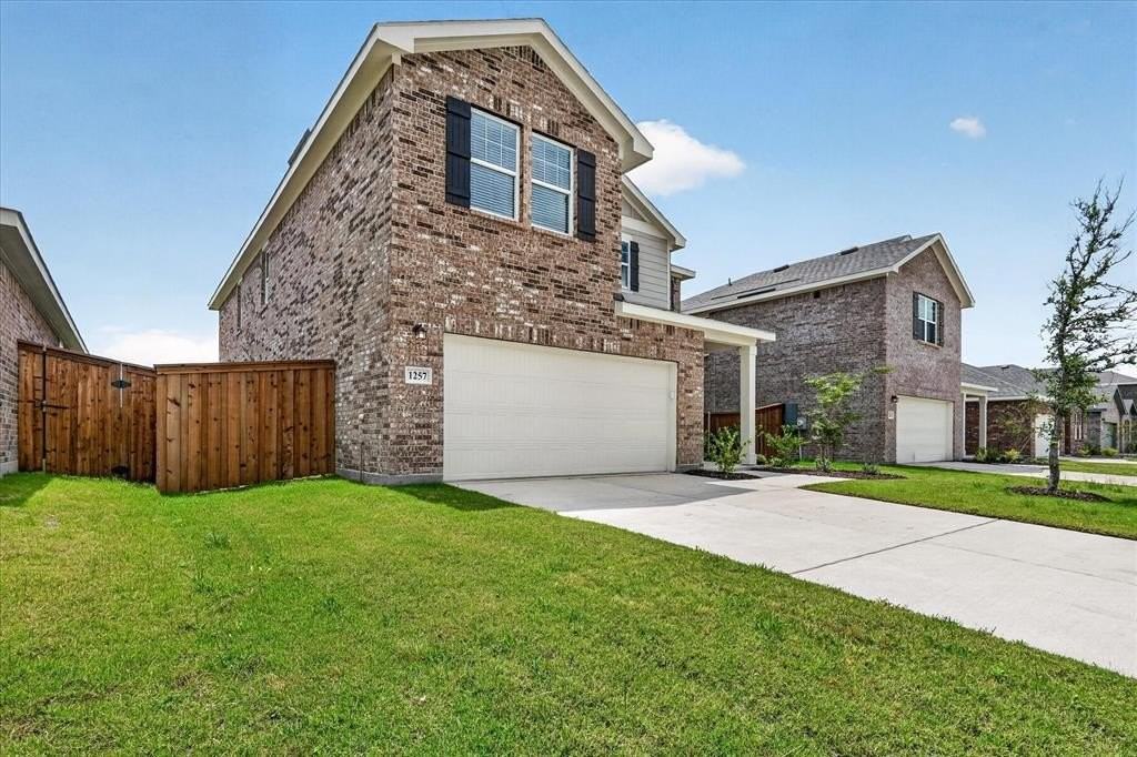 1257 Herring Dr - Photo 2 of 40