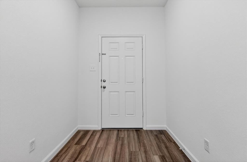 1257 Herring Dr - Photo 4 of 40