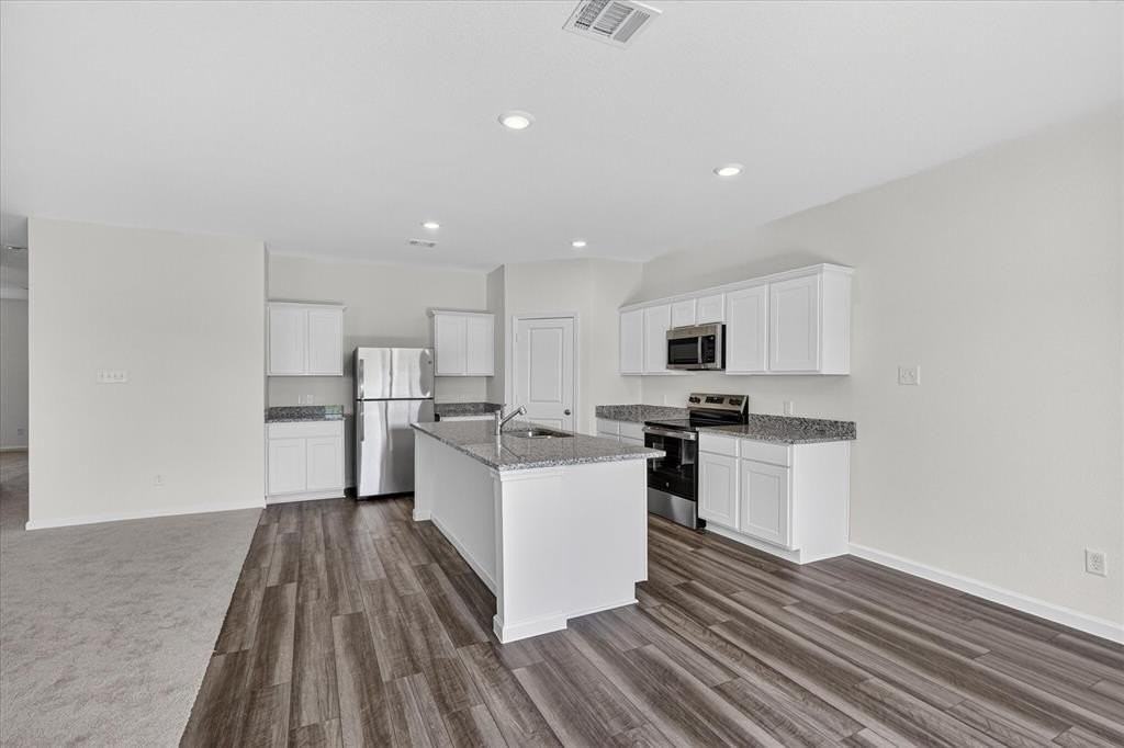 1257 Herring Dr - Photo 7 of 40