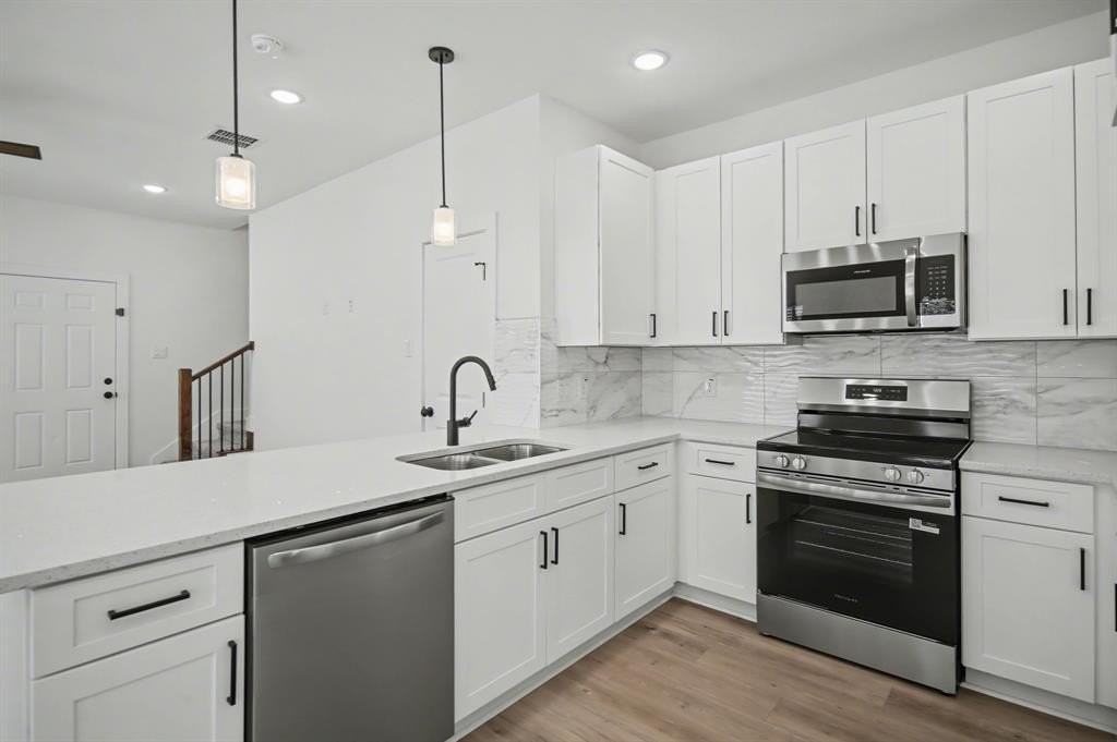 3163 Karen St - Photo 5 of 22