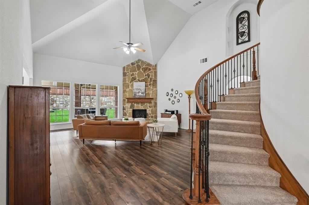 800 Texana Dr - Photo 3 of 40
