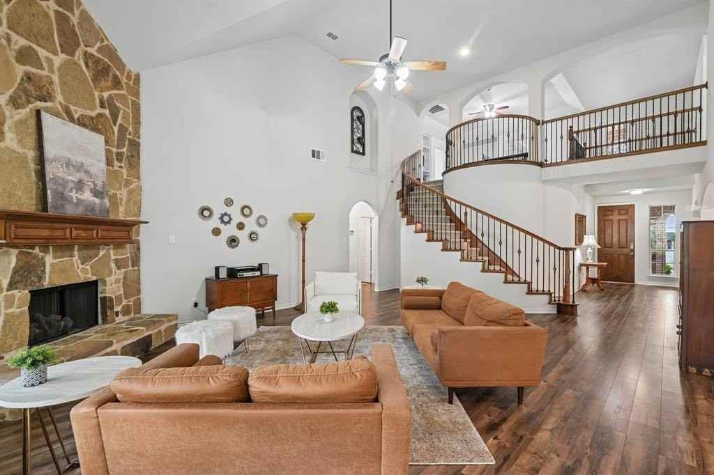 800 Texana Dr - Photo 5 of 40