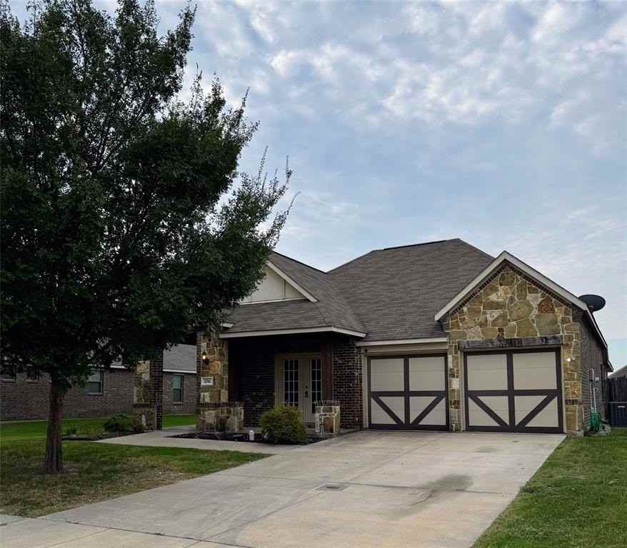 236 Archer Way - Photo 2 of 35