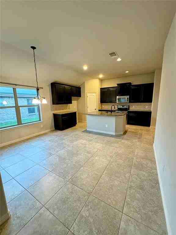 236 Archer Way - Photo 7 of 35