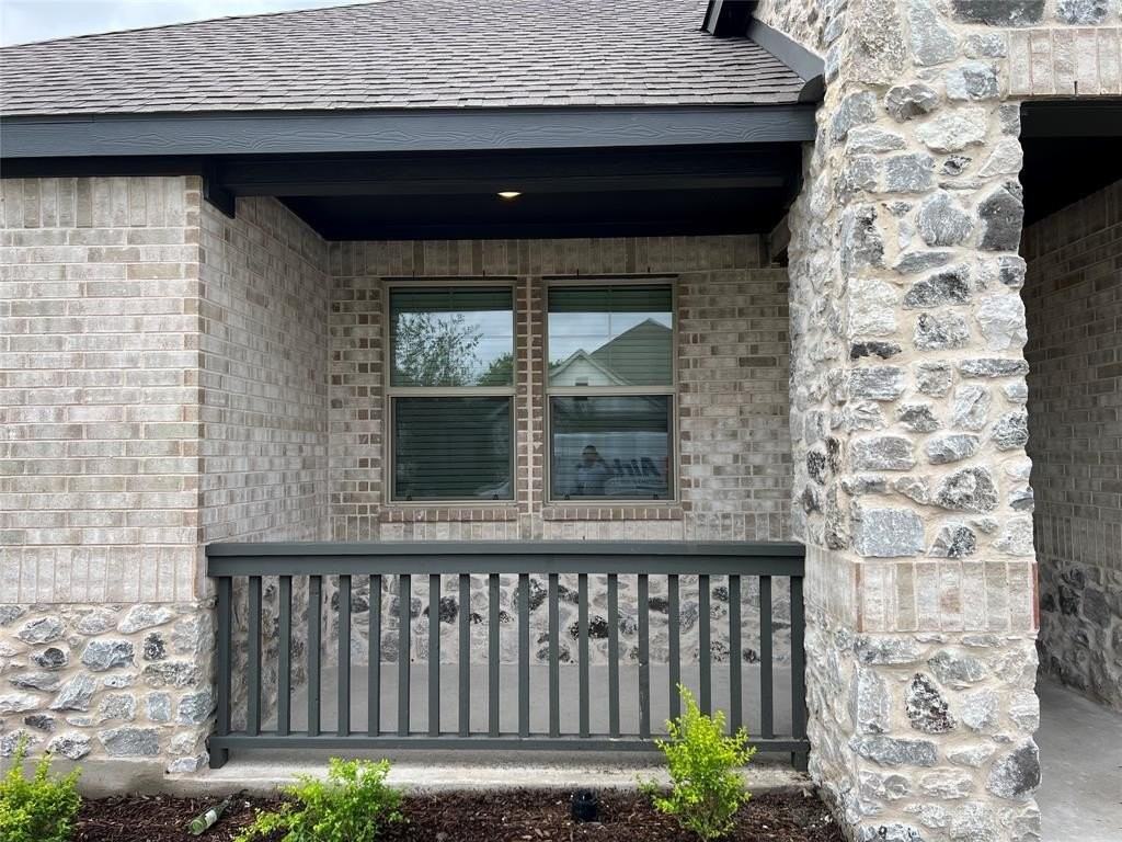 1409 Winter Way - Photo 2 of 21