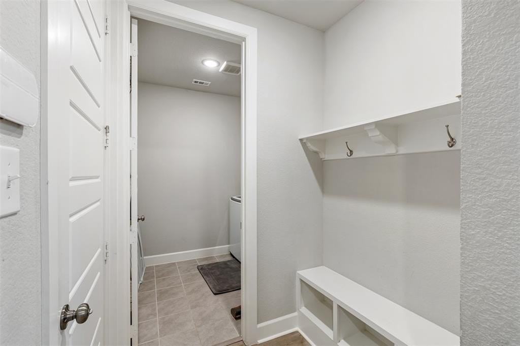 324 Moonvine Dr - Photo 4 of 13