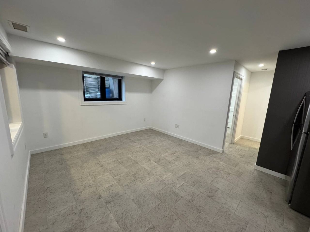 1363 Kearney Ave #B - Photo 3 of 8