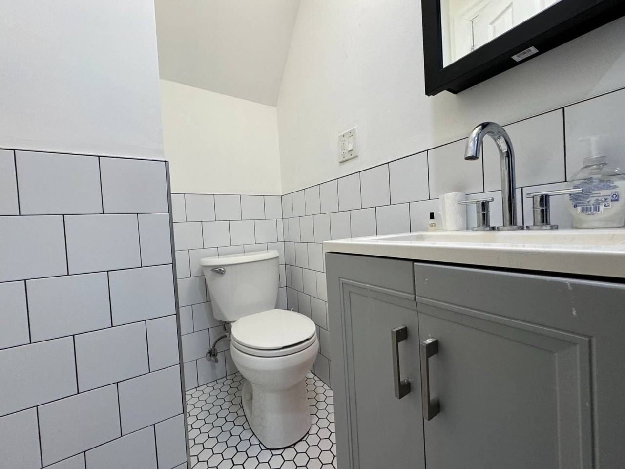 1363 Kearney Ave #B - Photo 4 of 8
