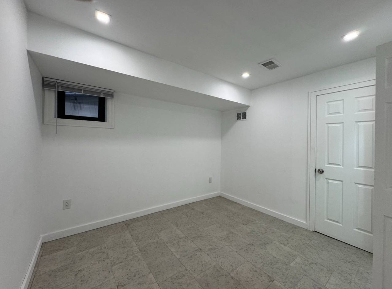 1363 Kearney Ave #B - Photo 6 of 8