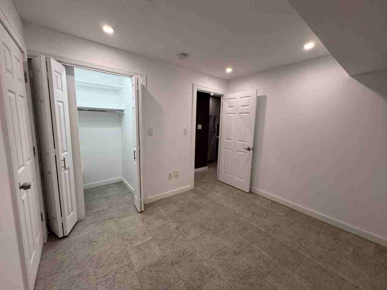 1363 Kearney Ave #B - Photo 7 of 8