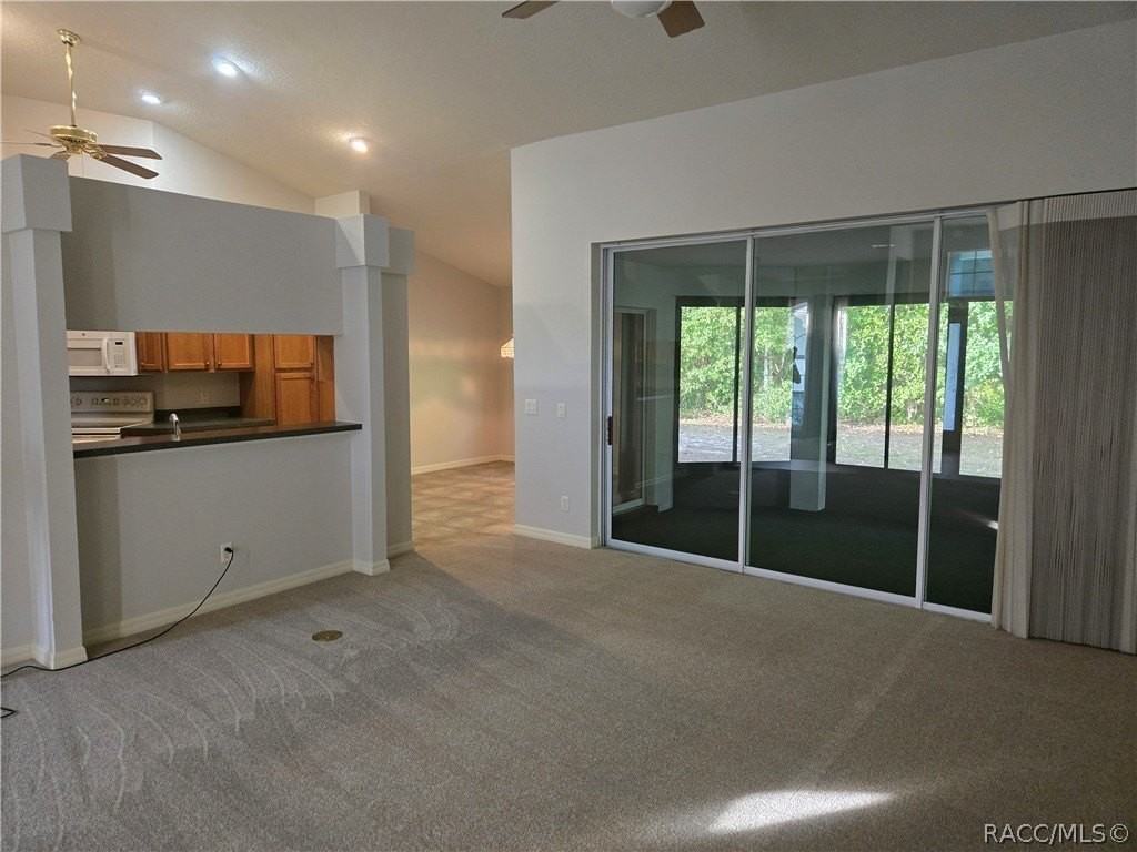 14 Hollyhock Ct - Photo 4 of 28