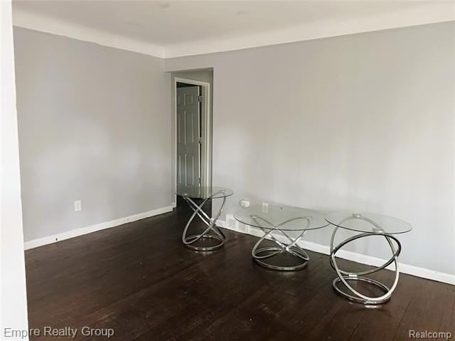 19376 Dale St - Photo 4 of 12