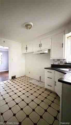 19376 Dale St - Photo 6 of 12