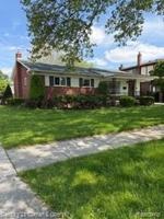featured image of 5503 Cranbrook St