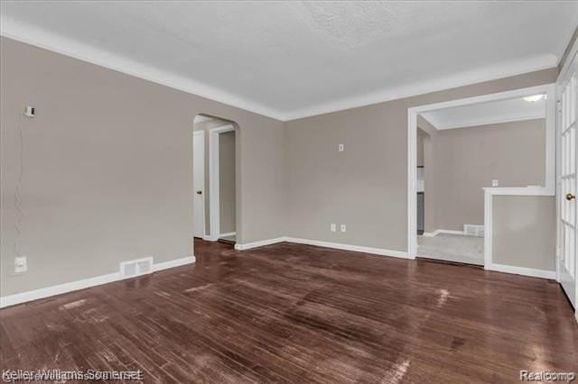 12660 Grandmont Ave - Photo 3 of 17