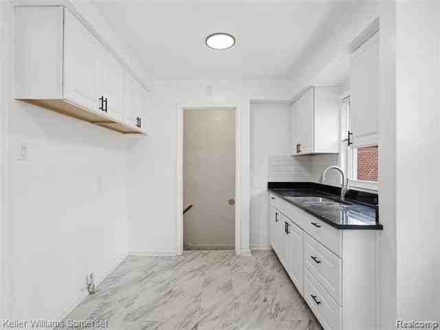 20271 Grandville Ave - Photo 7 of 20