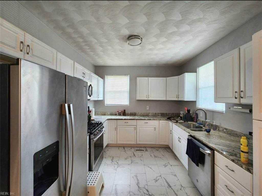 3605 Killam Ave - Photo 2 of 9