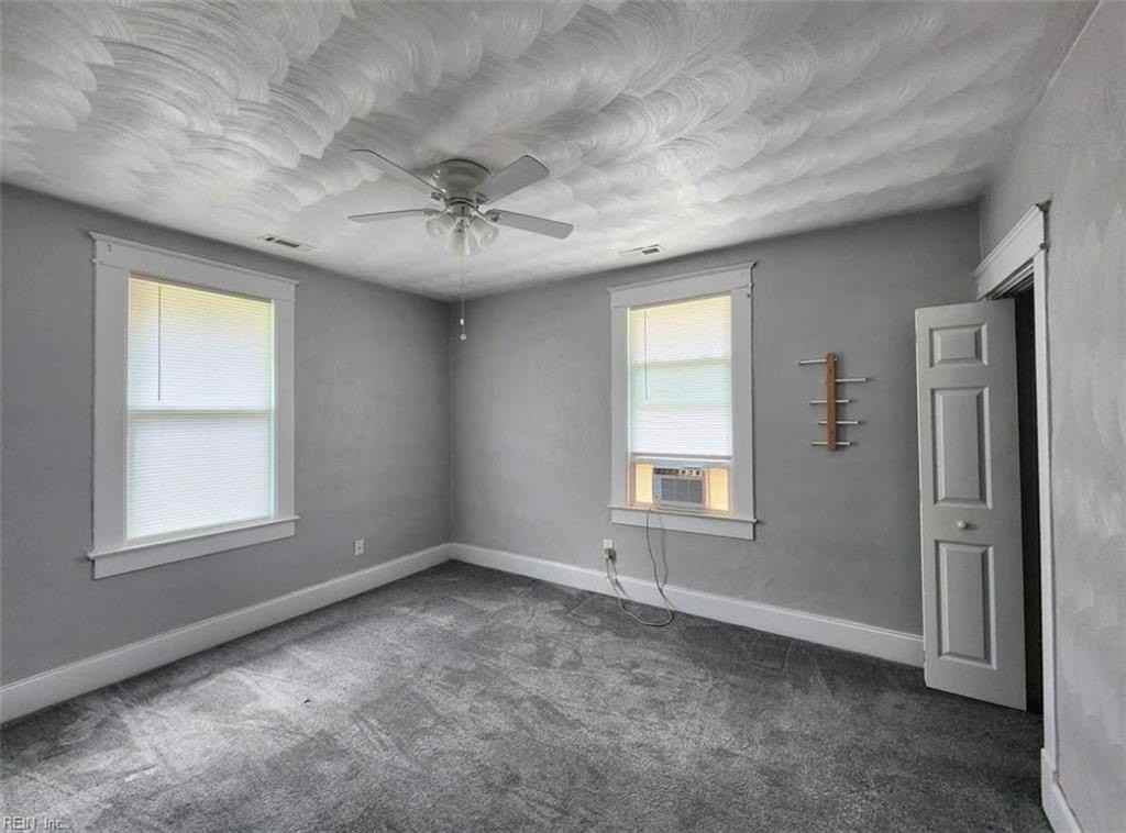 3605 Killam Ave - Photo 4 of 9