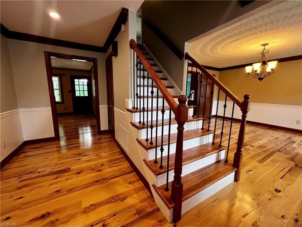 5425 Hargrove Blvd - Photo 4 of 36