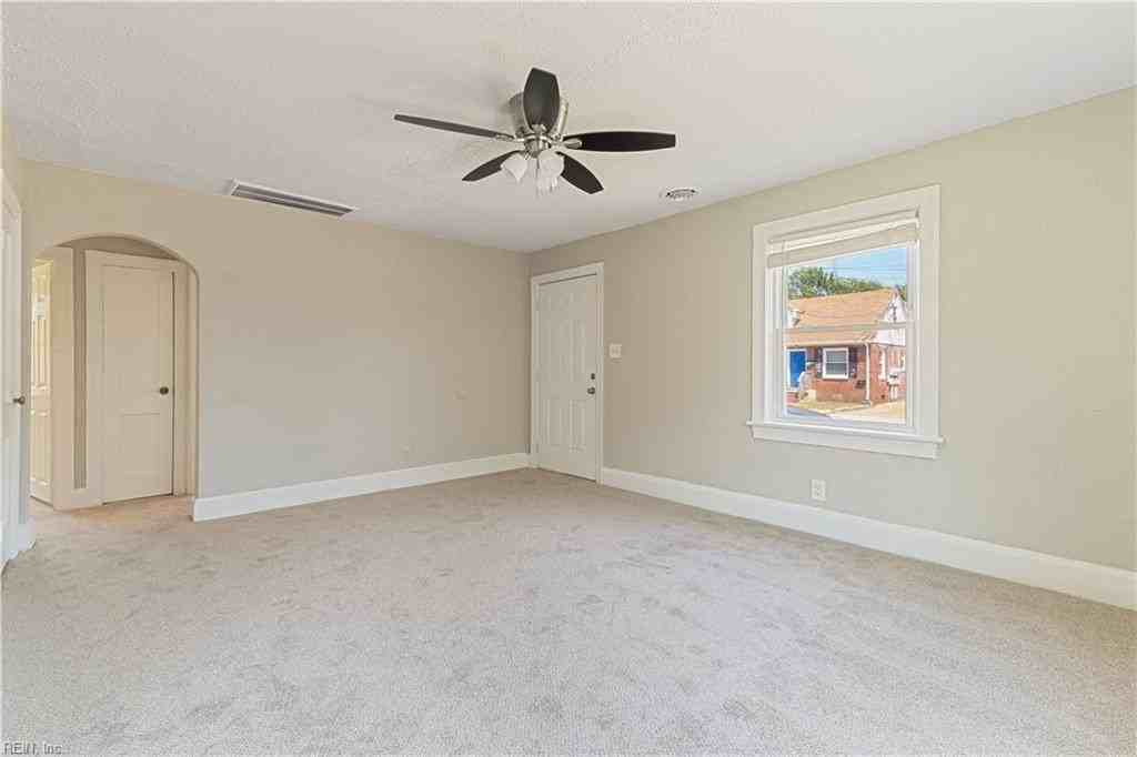 9559 19th Bay St - Photo 6 of 18