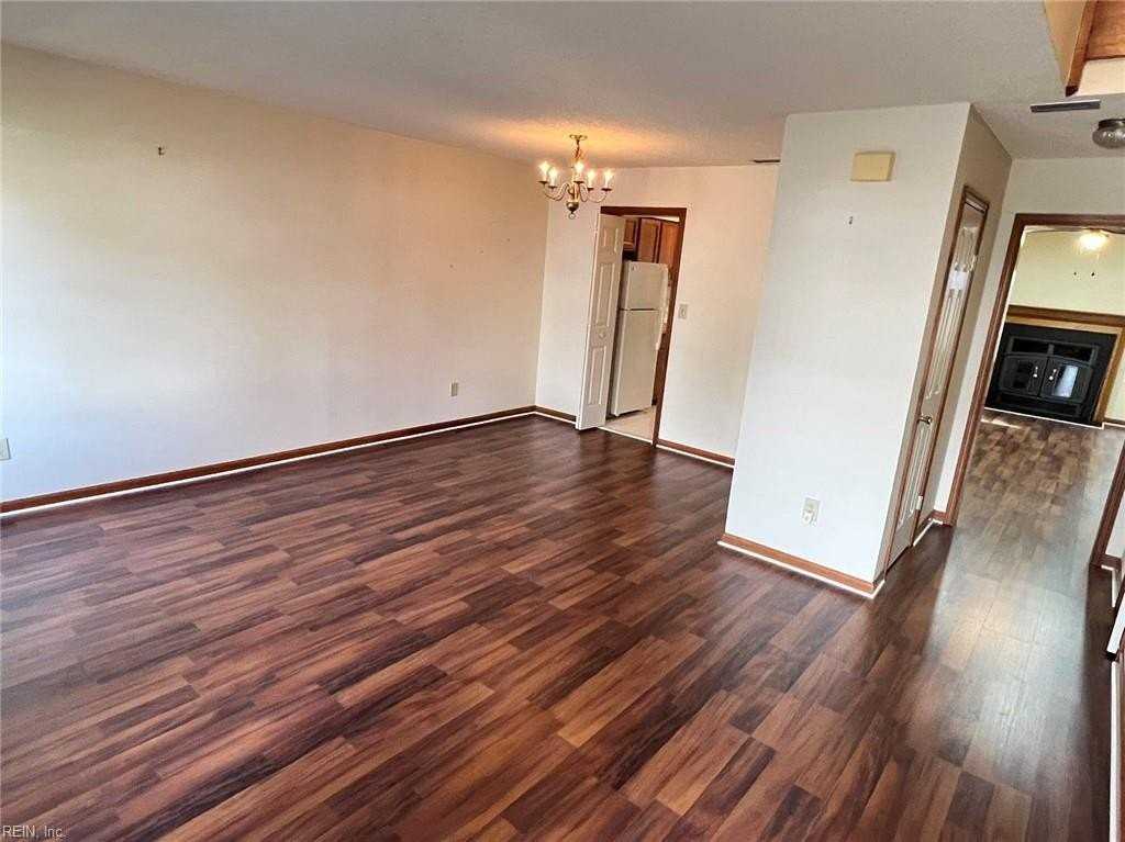 3996 Roebling Ln - Photo 2 of 31