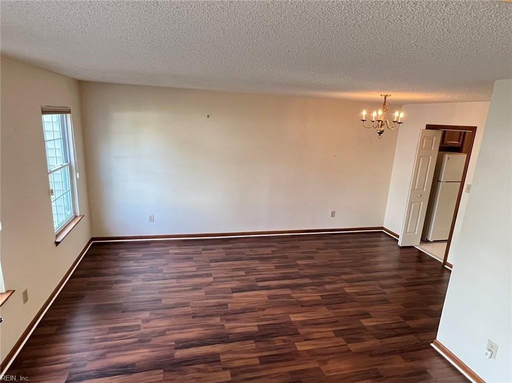 3996 Roebling Ln - Photo 3 of 31