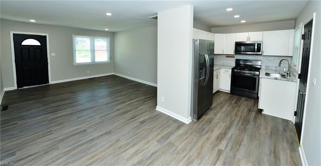 705 Warfield Dr - Photo 6 of 23