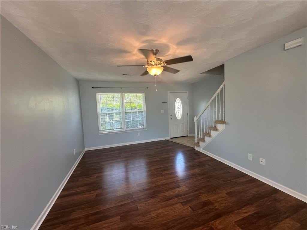 501 Hillshire Way - Photo 2 of 22