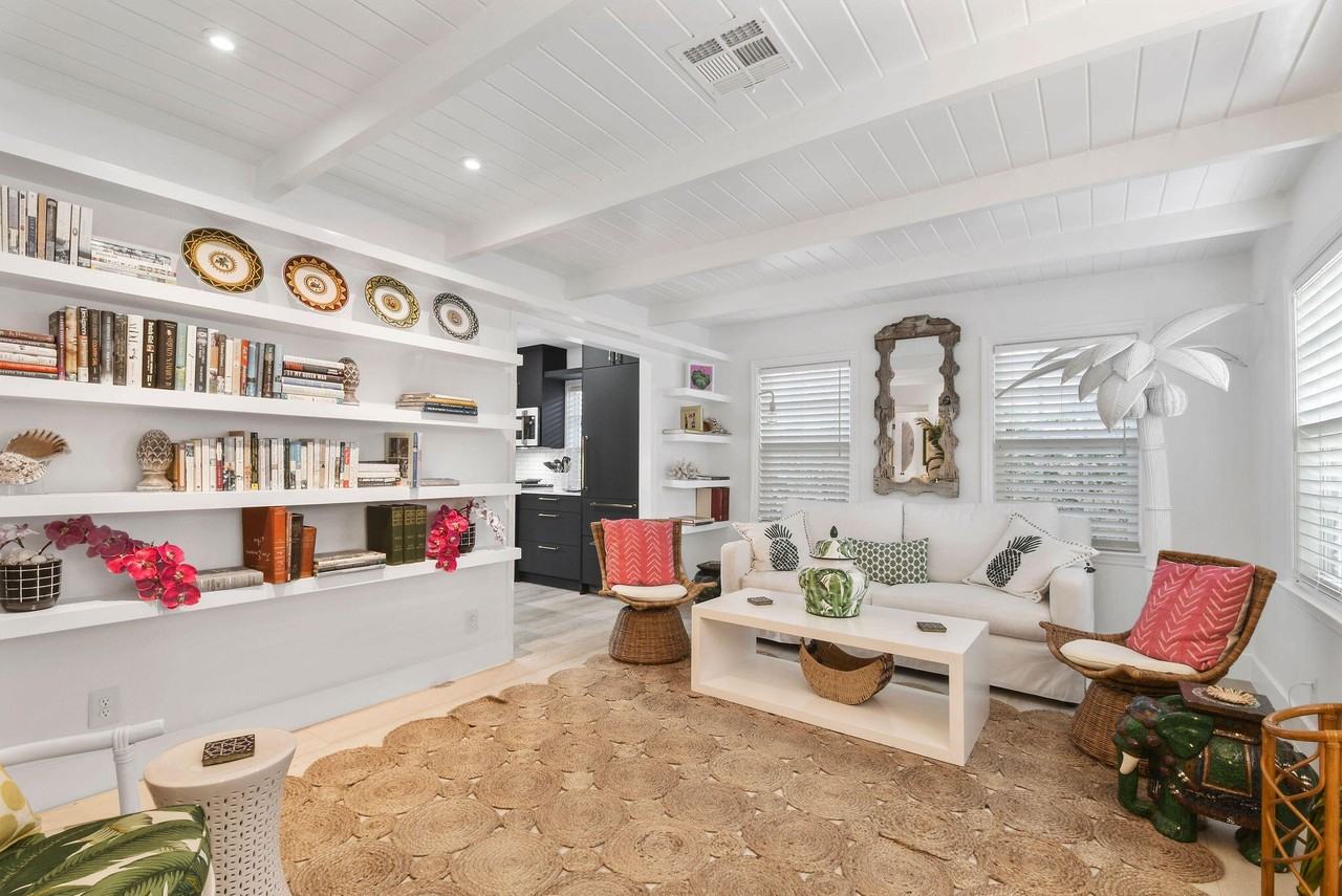 612 N Palmway - Photo 4 of 22