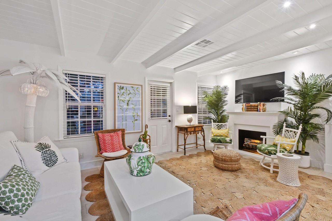 612 N Palmway - Photo 5 of 22