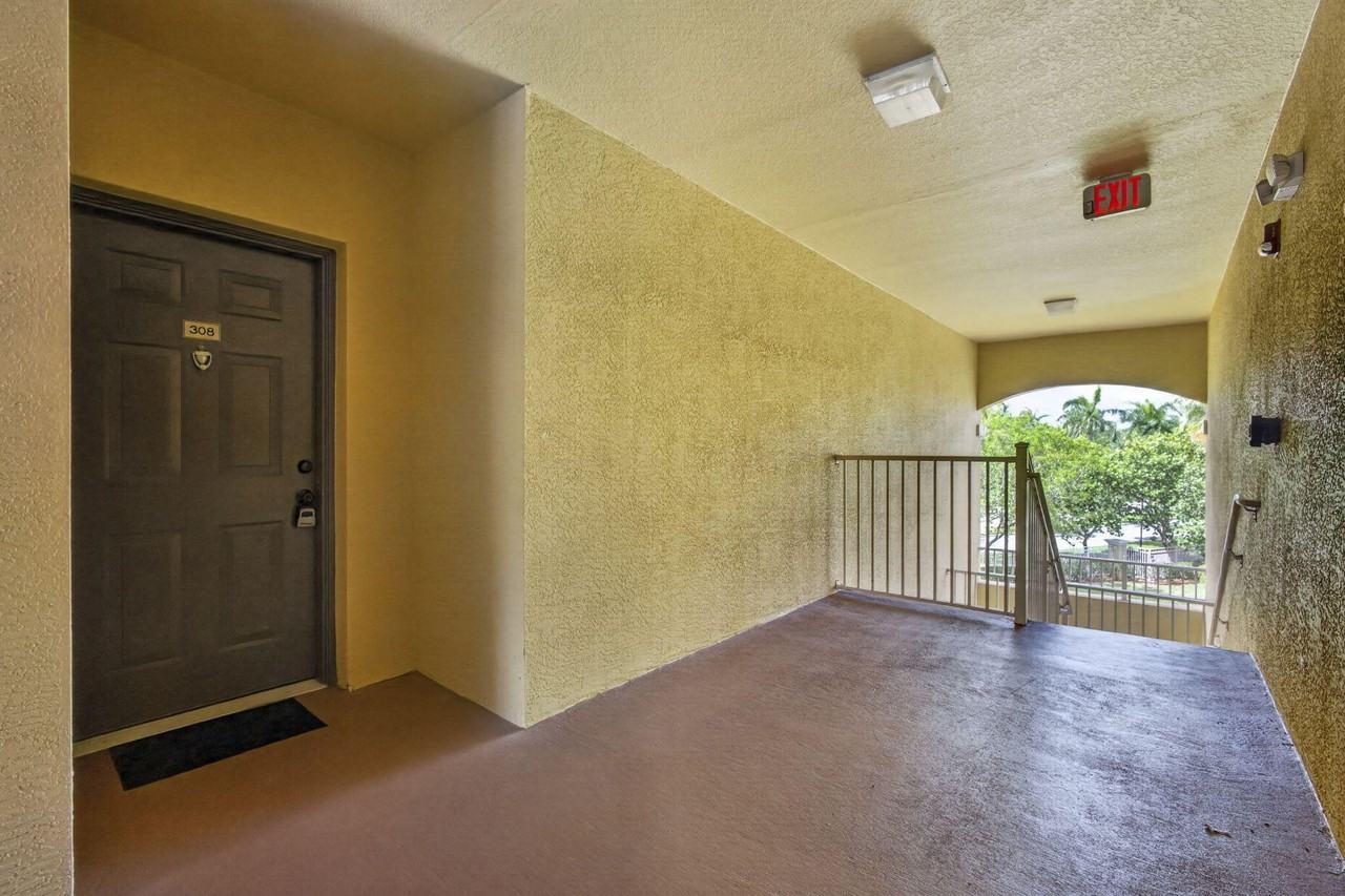 6510 Emerald Dunes Dr #308 - Photo 5 of 41