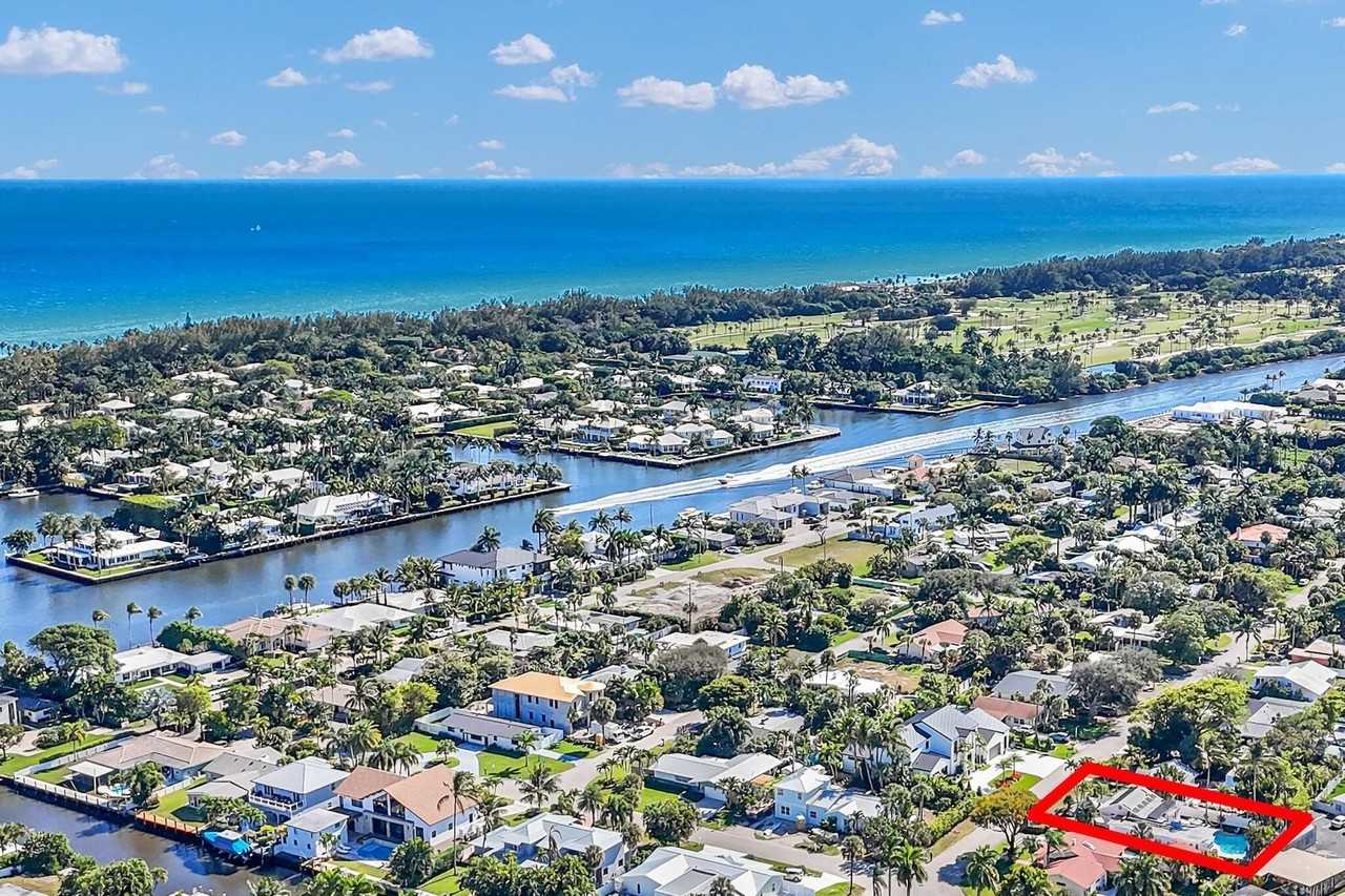 3218 Palm Dr - Photo 2 of 30