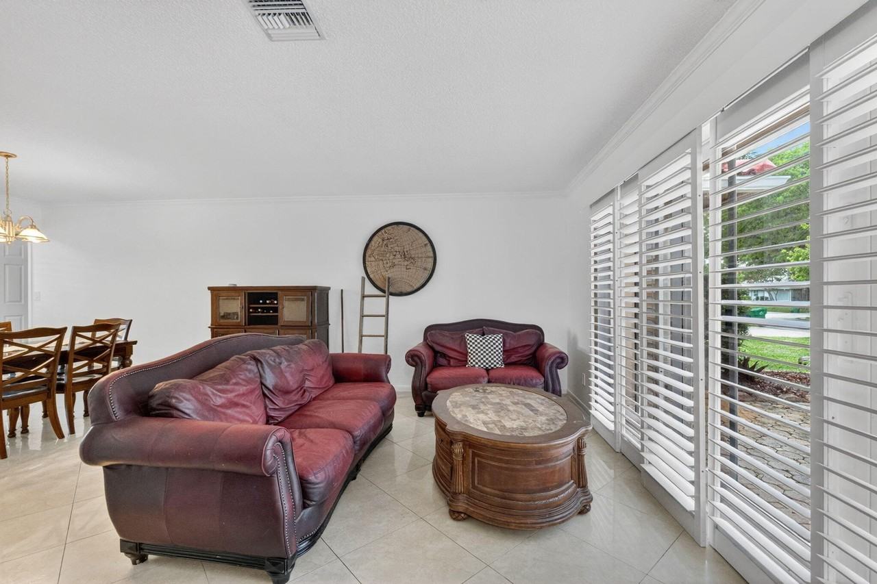 235 Nw 91st Ave - Photo 4 of 50