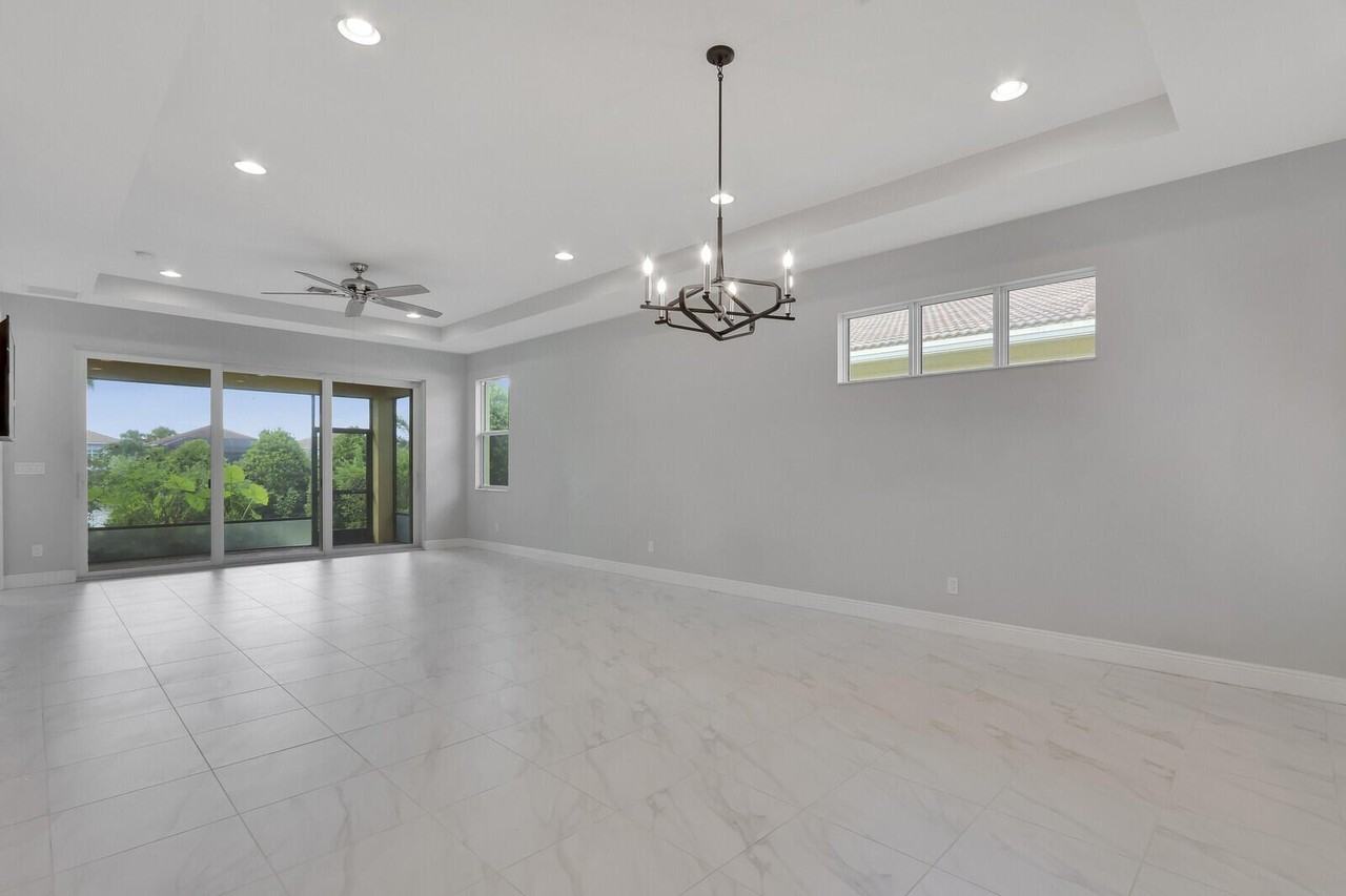 21026 Sw Modena Way - Photo 5 of 50