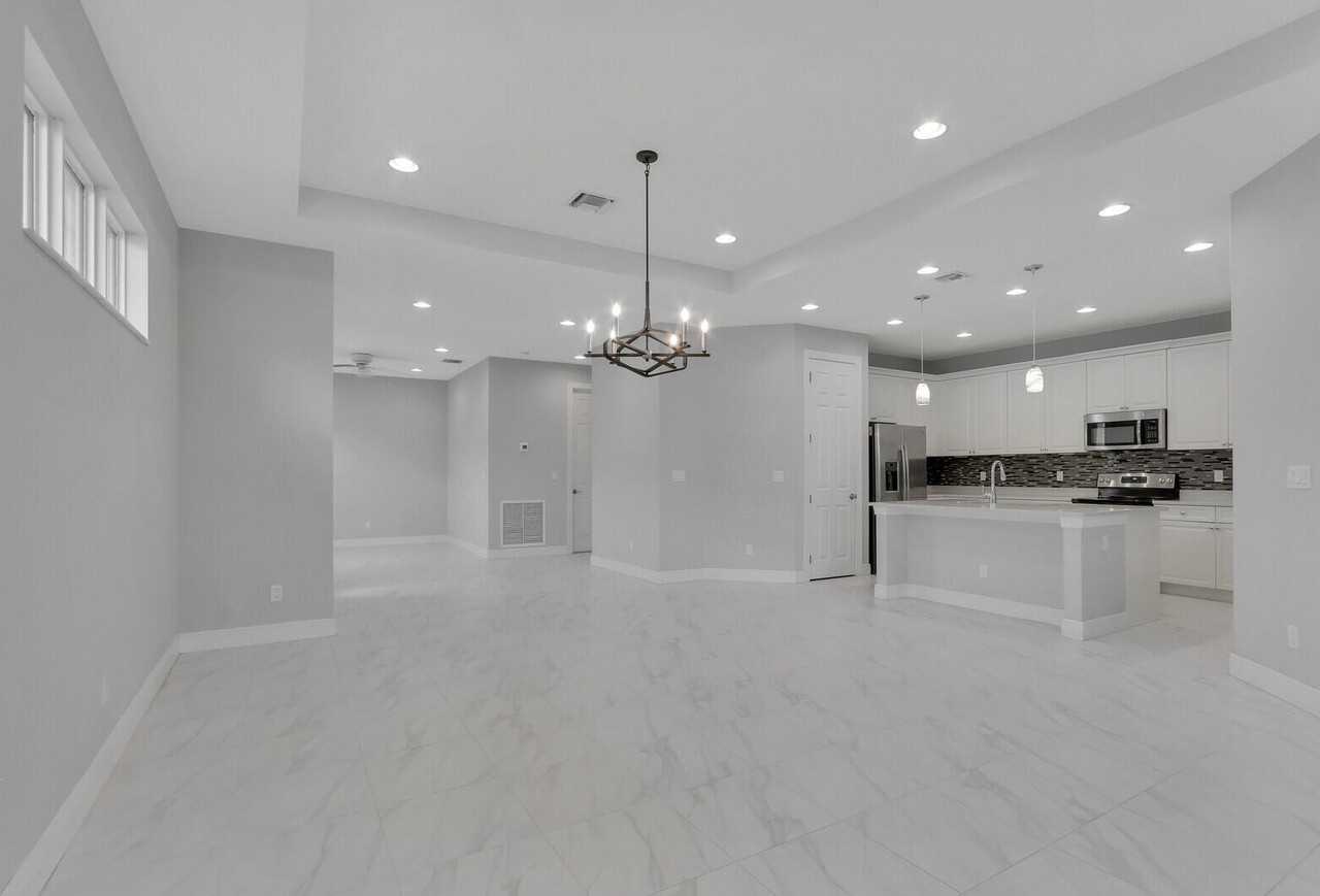 21026 Sw Modena Way - Photo 7 of 50