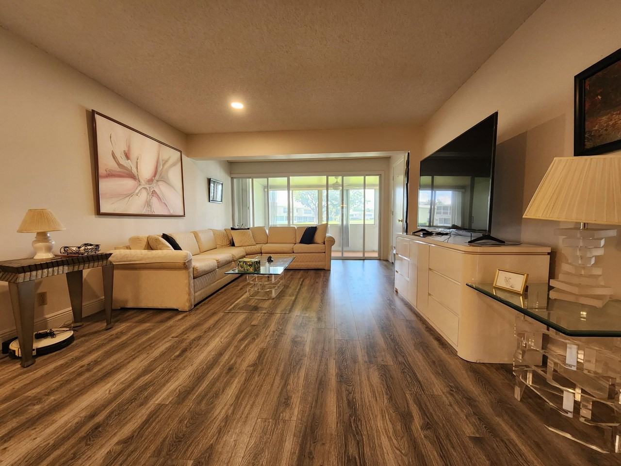 1560 Nw 18th Ave #104 - Photo 5 of 34