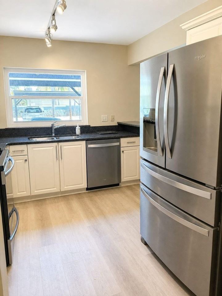 1871 Sw Palm City Rd #G401 - Photo 2 of 16