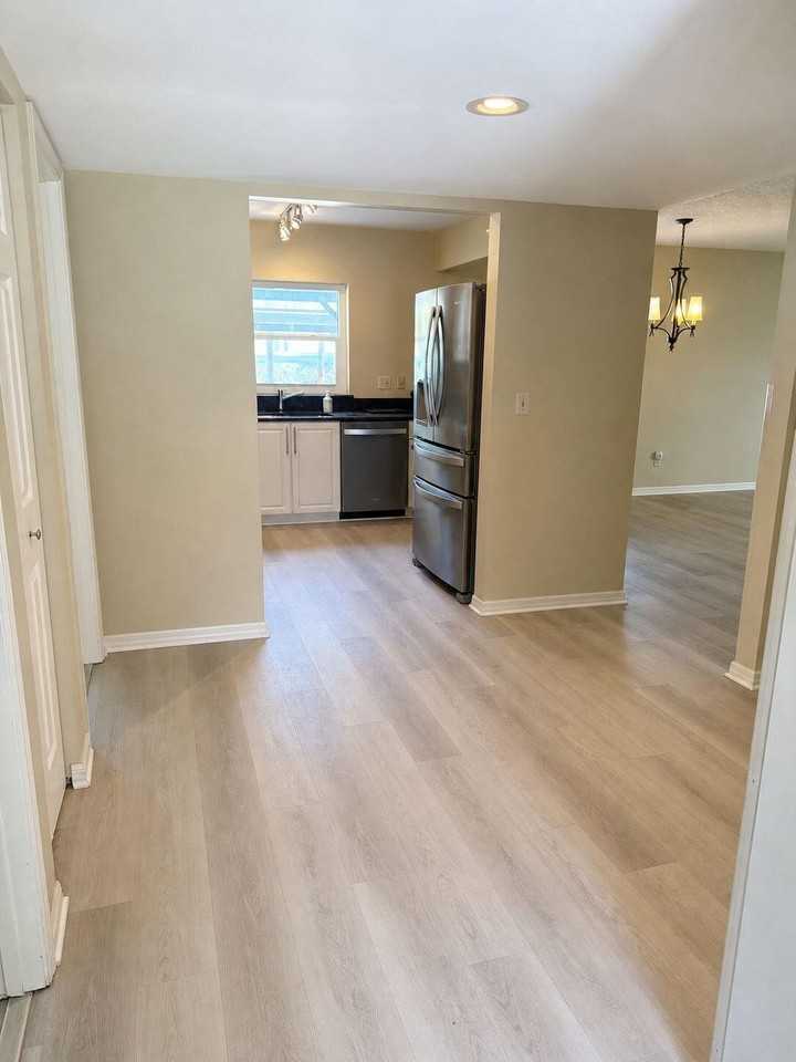 1871 Sw Palm City Rd #G401 - Photo 5 of 16