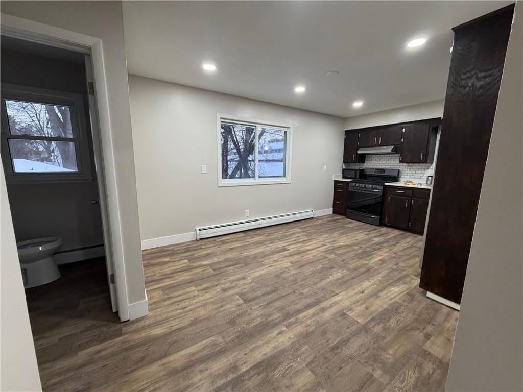 212 42nd Ave Ne - Photo 2 of 14