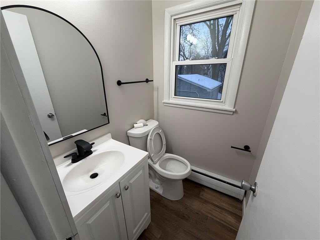 212 42nd Ave Ne - Photo 5 of 14