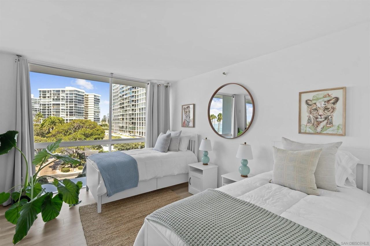 1810 Avenida Del Mundo #307 - Photo 4 of 5