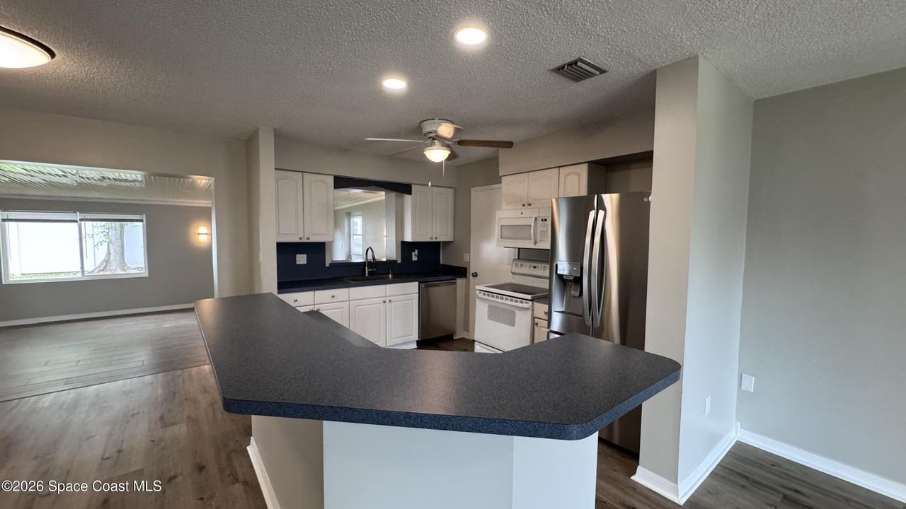 2137 Laden Rd - Photo 2 of 23