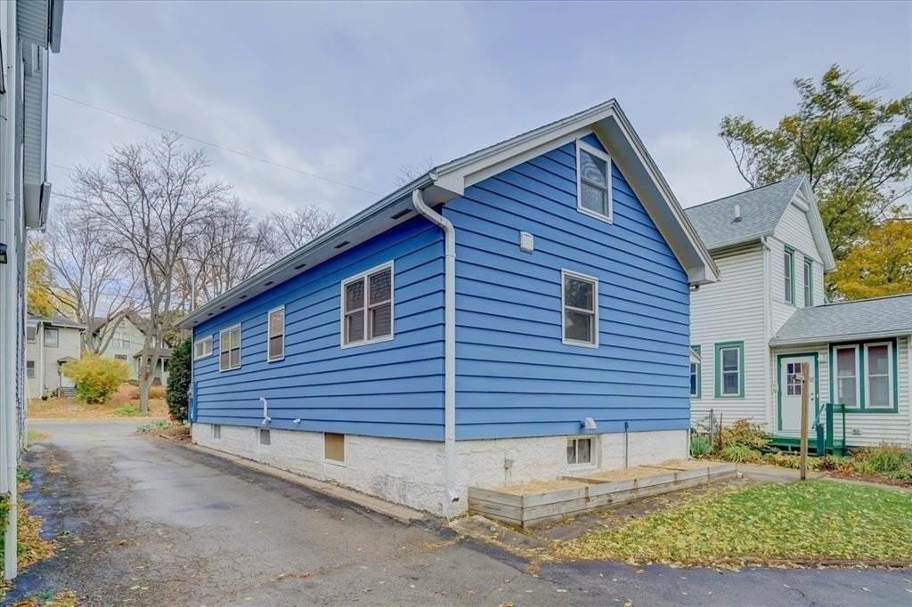 1115 E Johnson St - Photo 4 of 35