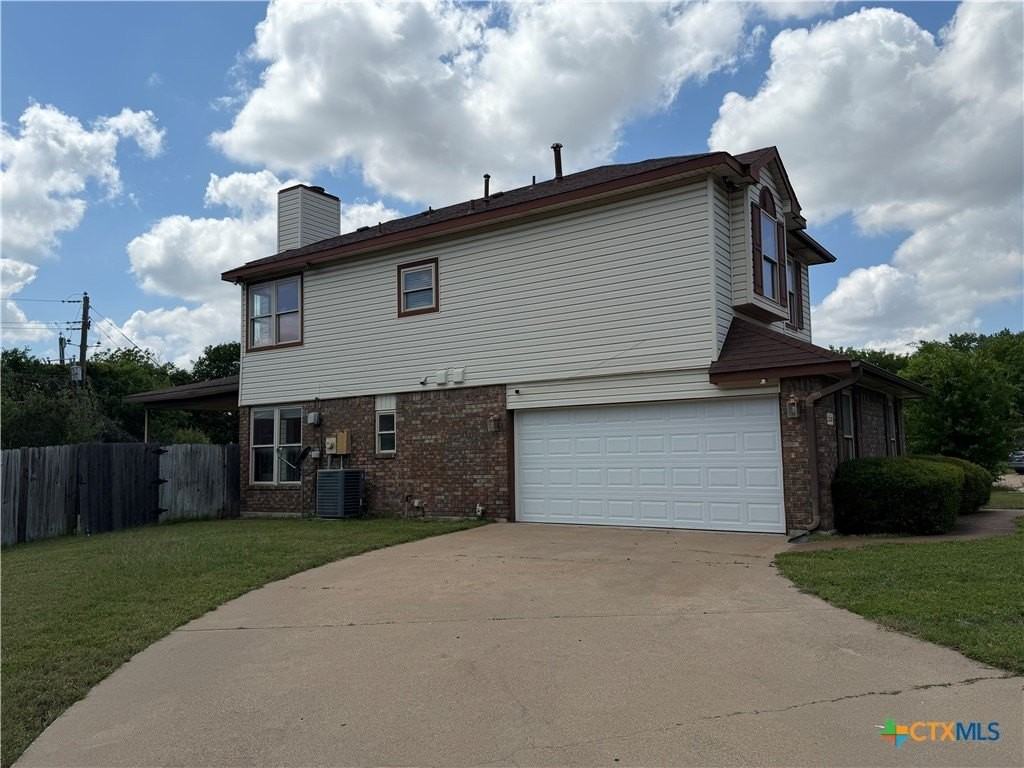 2208 Illinois Dr - Photo 4 of 31