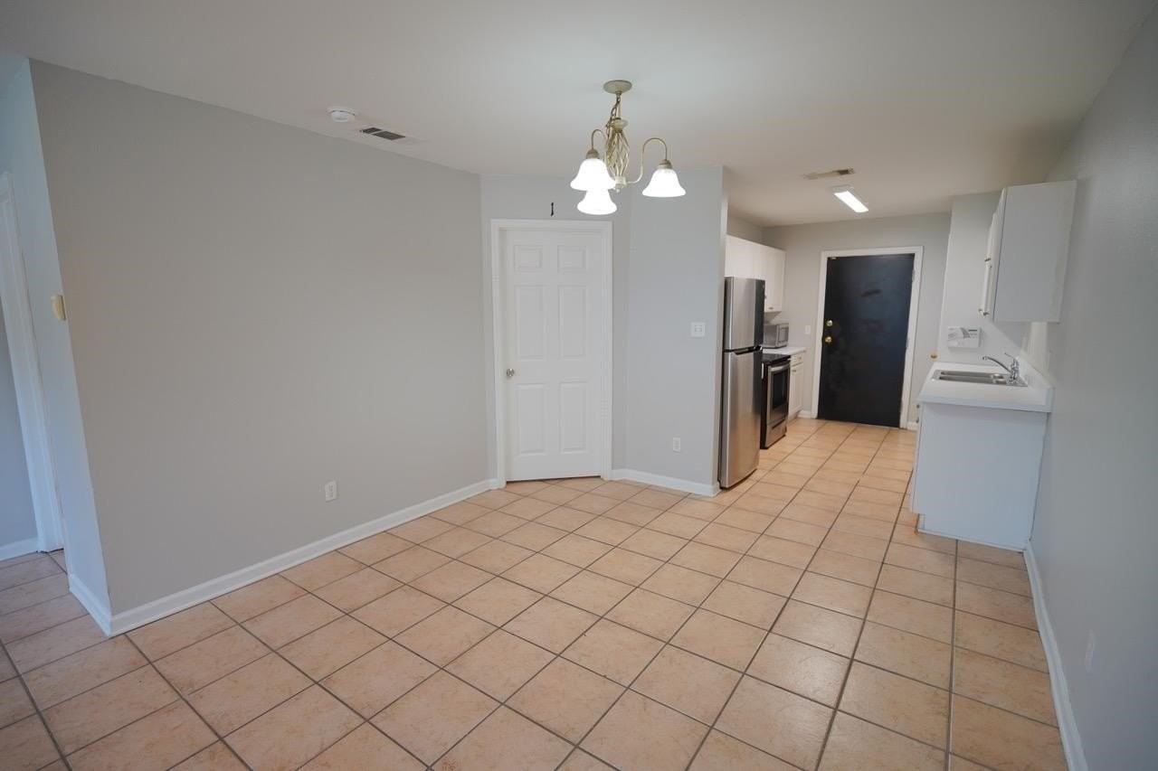 859 W Brevard St #2 - Photo 5 of 34